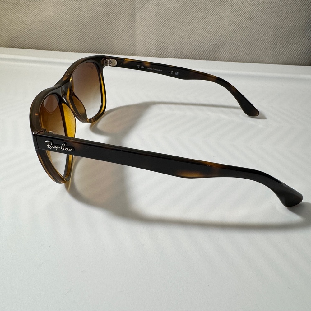 Ray-Ban RB4184 - Picture 2 of 8
